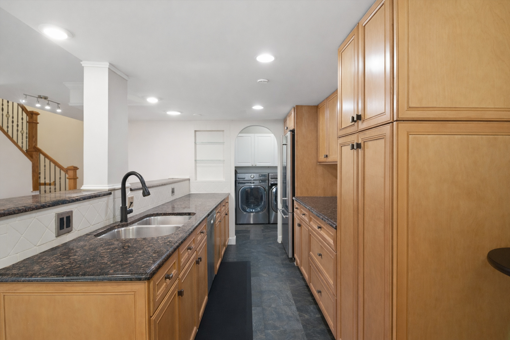 1169 S Plymouth Court 118