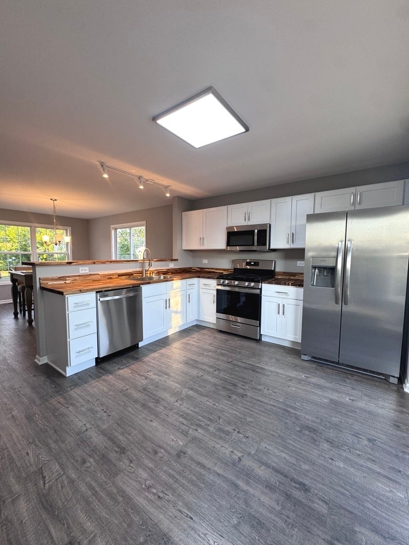 70 E Meadow Drive