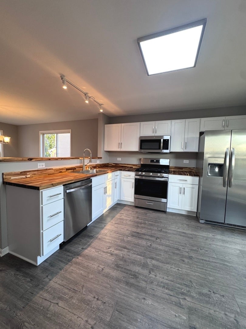 70 E Meadow Drive