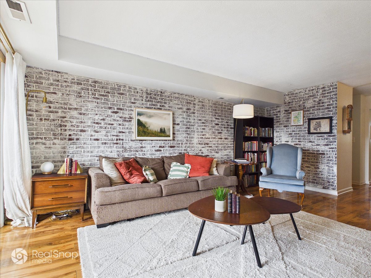113 W Brandon Court E31