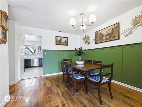 Tiny photo for 113 W Brandon Court #E31, Palatine, IL 60067 (MLS # 12627730)