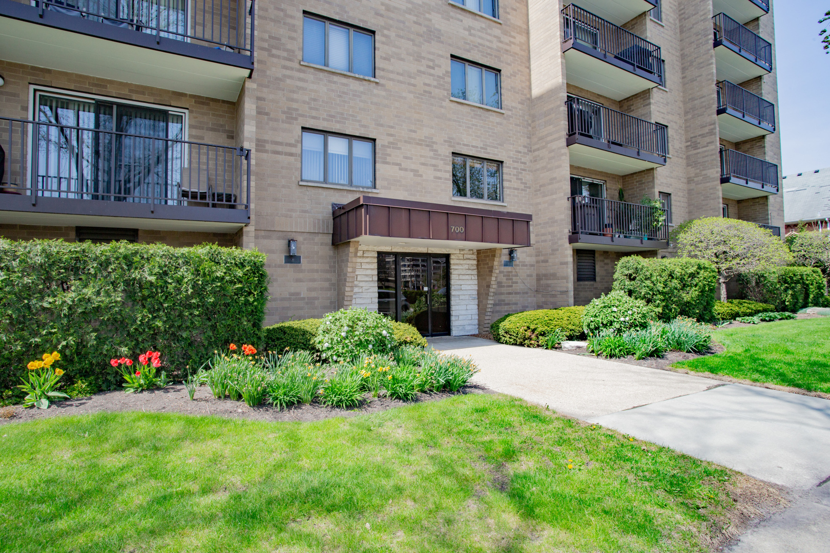 700 Graceland Avenue 303