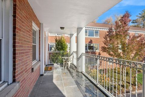 Tiny photo for 2252 Sherman Avenue #2, Evanston, IL 60201 (MLS # 12511060)