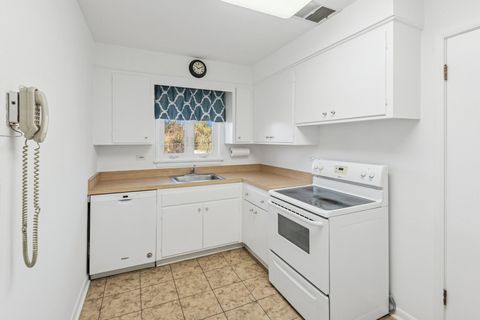 Tiny photo for 2252 Sherman Avenue #2, Evanston, IL 60201 (MLS # 12511060)