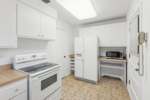 Tiny photo for 2252 Sherman Avenue #2, Evanston, IL 60201 (MLS # 12511060)