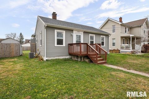 Tiny photo for 2918 11TH Avenue #B, Moline, IL 61265 (MLS # QC4269623)