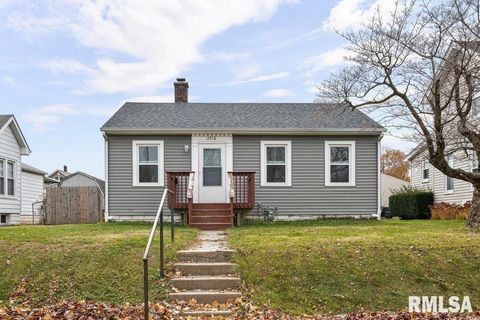 Photo of 2918 11TH Avenue #B, Moline, IL 61265 (MLS # QC4269623)