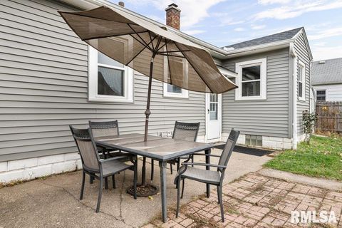 Tiny photo for 2918 11TH Avenue #B, Moline, IL 61265 (MLS # QC4269623)