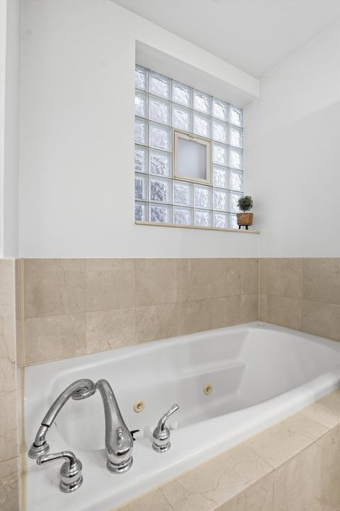 Tiny photo for 2022 N WOOD Street #1S, Chicago, IL 60614 (MLS # 12562273)