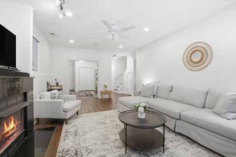 Tiny photo for 2022 N WOOD Street #1S, Chicago, IL 60614 (MLS # 12562273)