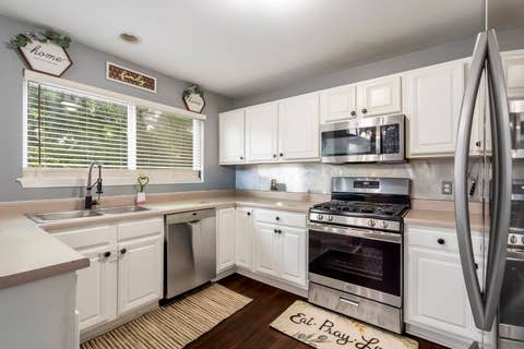 Tiny photo for 1739 Hickory Park Lane, Aurora, IL 60504 (MLS # 12742389)