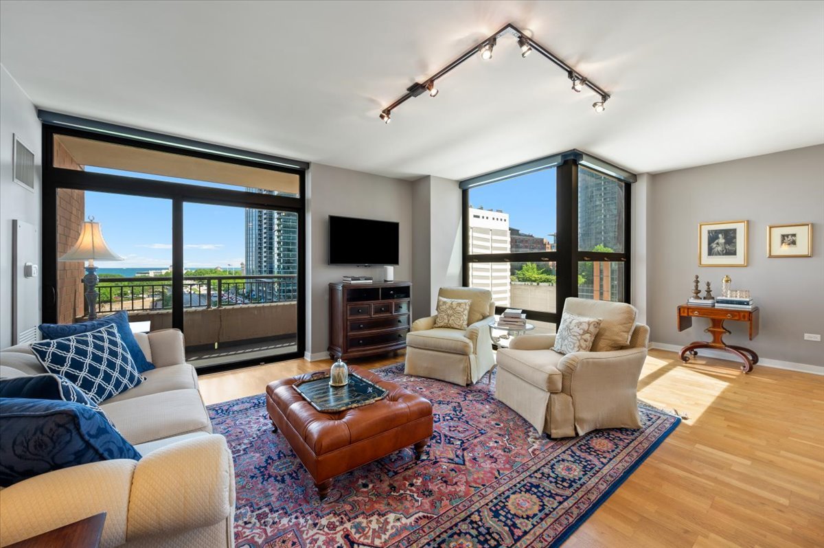 1160 S Michigan Avenue 1001