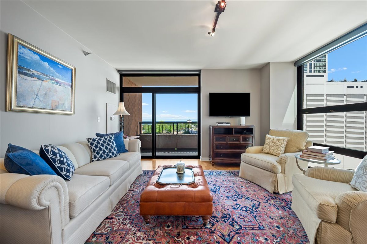 1160 S Michigan Avenue 1001