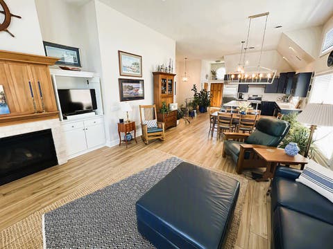 Tiny photo for 173 Beacon Harbor Circle, East Moline, IL 61244 (MLS # 12671038)