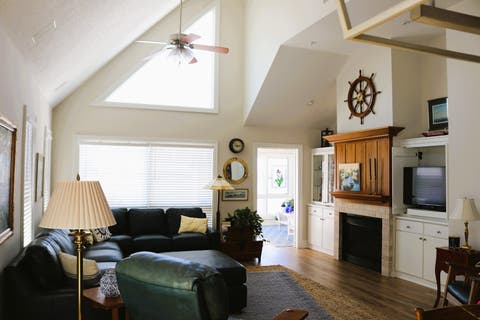 Tiny photo for 173 Beacon Harbor Circle, East Moline, IL 61244 (MLS # 12671038)