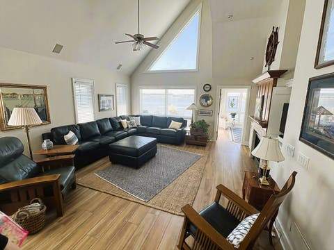 Tiny photo for 173 Beacon Harbor Circle, East Moline, IL 61244 (MLS # 12671038)