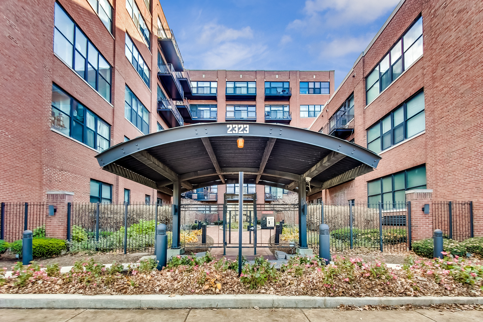 2323 W Pershing Road 124