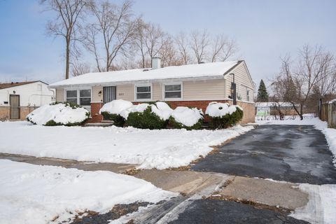 Photo of 16551 Plymouth Drive, Markham, IL 60428 (MLS # 12531382)