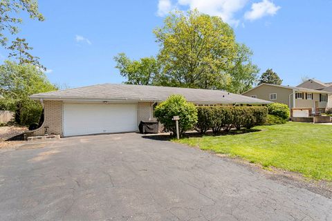 Photo of 205 Oak Avenue, Westmont, IL 60559 (MLS # 12627963)