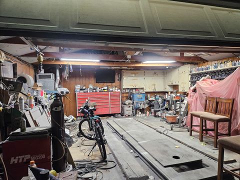 Tiny photo for 406 N Prospect Manor Avenue, Mount Prospect, IL 60056 (MLS # 12572866)