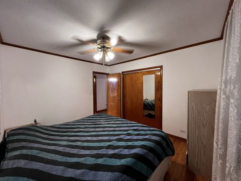 Tiny photo for 406 N Prospect Manor Avenue, Mount Prospect, IL 60056 (MLS # 12572866)