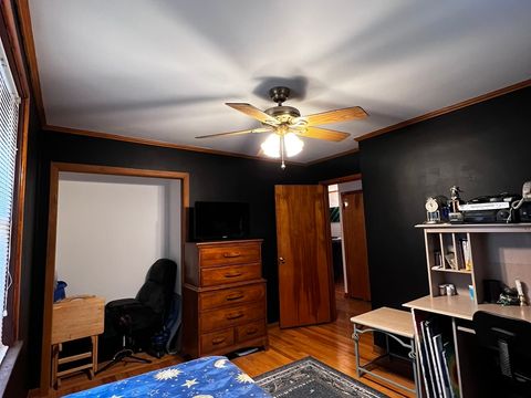 Tiny photo for 406 N Prospect Manor Avenue, Mount Prospect, IL 60056 (MLS # 12572866)