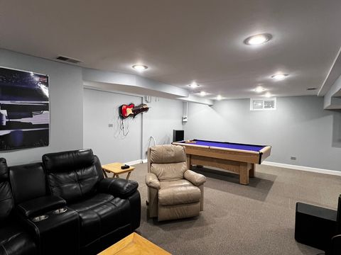 Tiny photo for 406 N Prospect Manor Avenue, Mount Prospect, IL 60056 (MLS # 12572866)