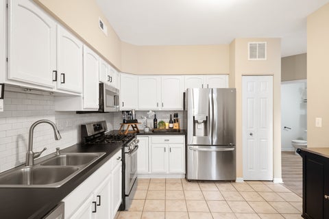 Tiny photo for 2321 GEORGETOWN Circle #2321, Aurora, IL 60503 (MLS # 12752985)