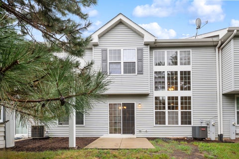 Tiny photo for 2321 GEORGETOWN Circle #2321, Aurora, IL 60503 (MLS # 12752985)