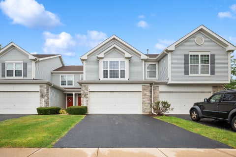 Tiny photo for 2321 GEORGETOWN Circle #2321, Aurora, IL 60503 (MLS # 12752985)