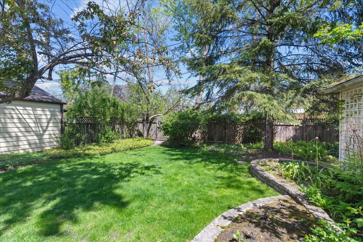 1945 Bosworth Lane