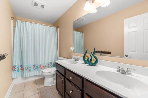 Tiny photo for 200 Redding Court, Oswego, IL 60543 (MLS # 12557256)