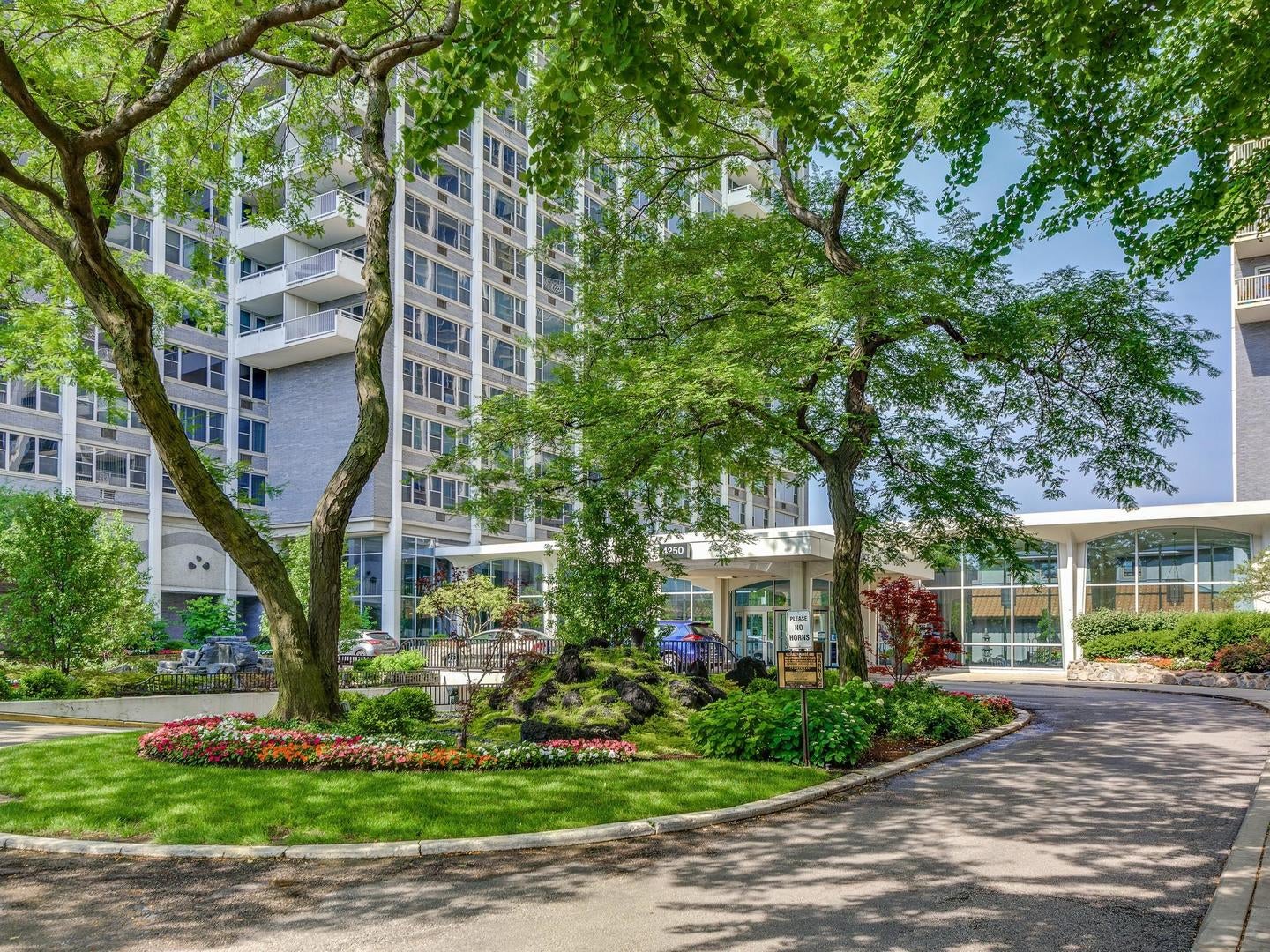 4250 N Marine Drive 911