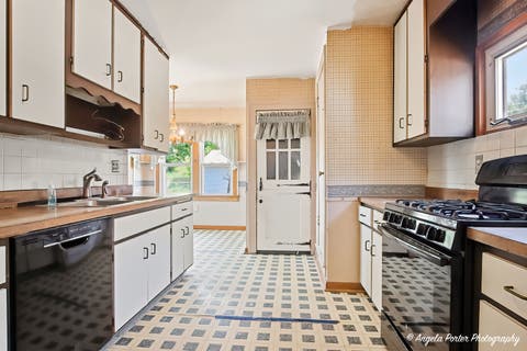 Tiny photo for 602 Judge Avenue, Waukegan, IL 60085 (MLS # 12722663)