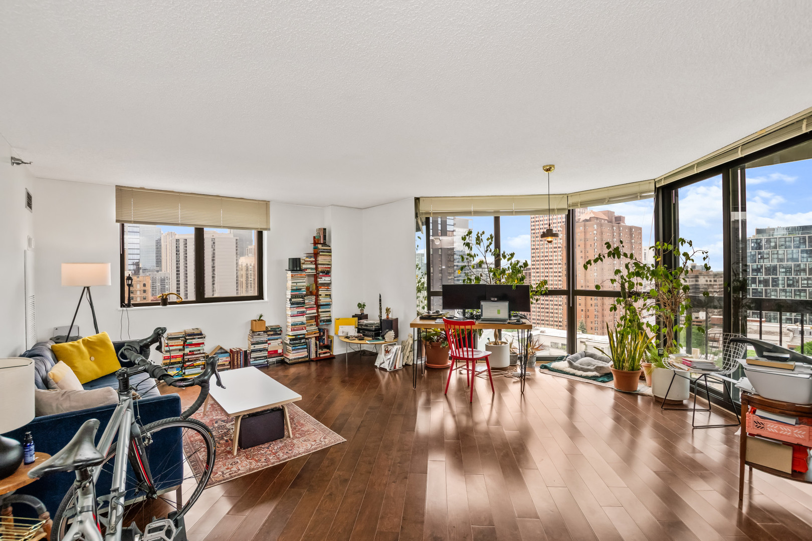 33 W Delaware Place 22J