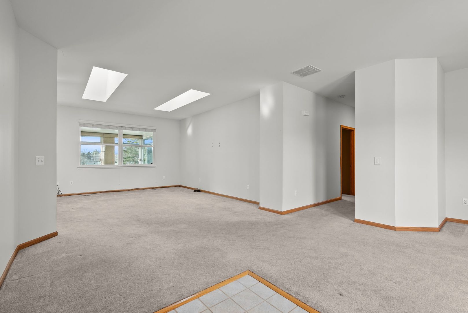 1534 W Cadillac Circle