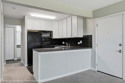 Tiny photo for 5801 Oakwood Drive #F, Lisle, IL 60532 (MLS # 12678015)