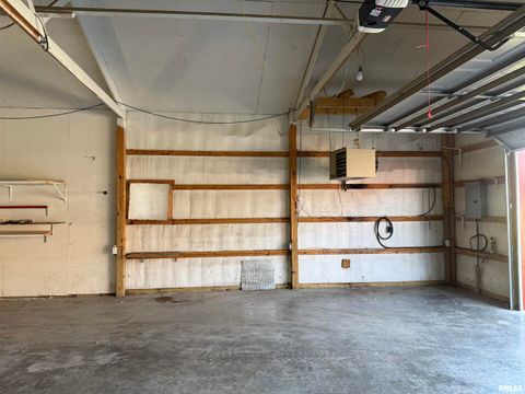 Tiny photo for 20001 Corinth Road, Pittsburg, IL 62974 (MLS # EB460384)