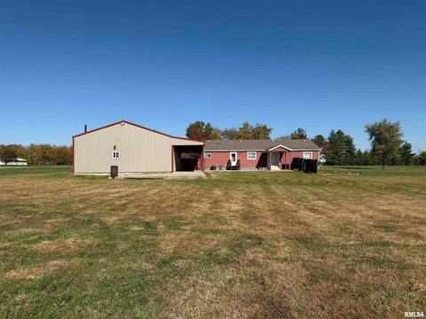 Tiny photo for 20001 Corinth Road, Pittsburg, IL 62974 (MLS # EB460384)