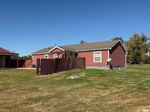 Tiny photo for 20001 Corinth Road, Pittsburg, IL 62974 (MLS # EB460384)