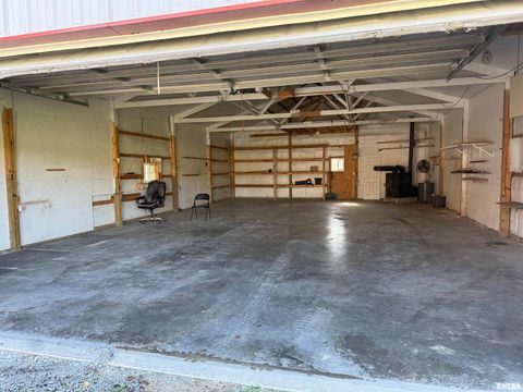 Tiny photo for 20001 Corinth Road, Pittsburg, IL 62974 (MLS # EB460384)