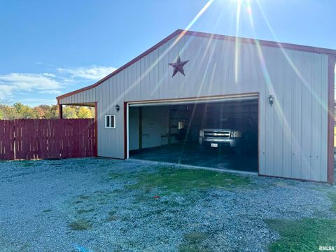 Tiny photo for 20001 Corinth Road, Pittsburg, IL 62974 (MLS # EB460384)