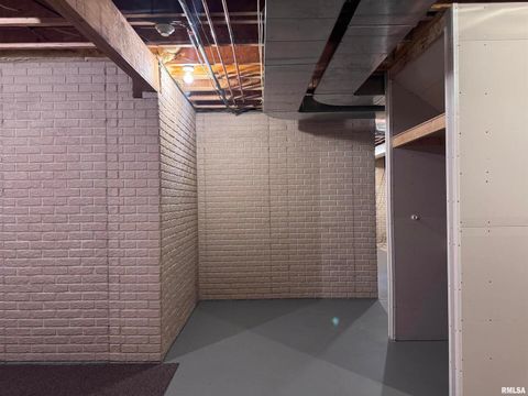 Tiny photo for 504 Mill Ridge Road, Clinton, IA 52732 (MLS # QC4268632)