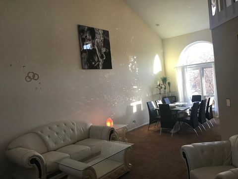 Tiny photo for 121 Chatsworth Circle, Schaumburg, IL 60194 (MLS # 12378775)