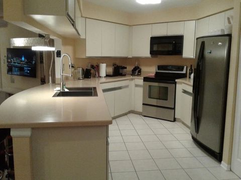 Tiny photo for 121 Chatsworth Circle, Schaumburg, IL 60194 (MLS # 12378775)