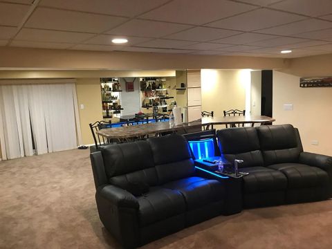 Tiny photo for 121 Chatsworth Circle, Schaumburg, IL 60194 (MLS # 12378775)