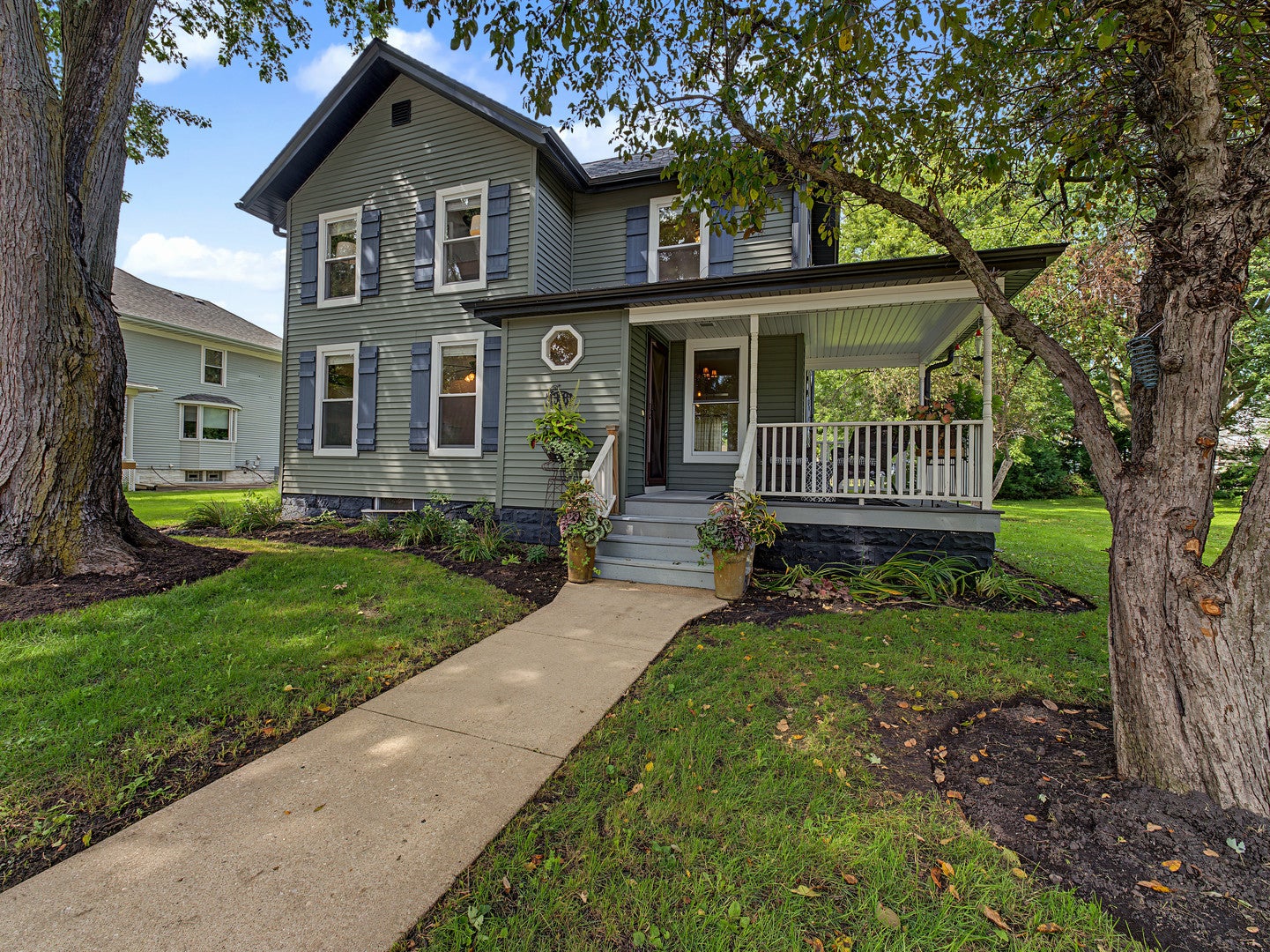308 W Navaho Avenue