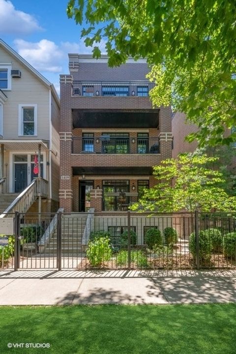 1419 W Roscoe Street 3 Chicago IL 60657