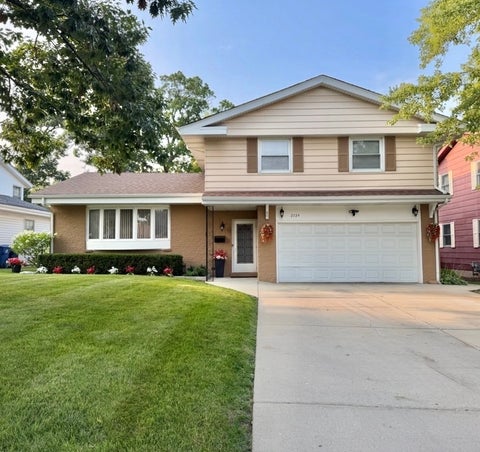 Photo of 2724 Hyde Park Avenue, Waukegan, IL 60085 (MLS # 12725180)