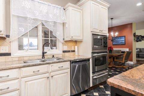 Tiny photo for 6 Stonebrook Court, Bloomington, IL 61704 (MLS # 12526407)